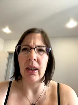 Snapshot of B_Bonya_m chatting on 09.10.25 B Bonya m online show from 09.10.25