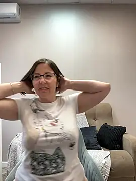 Snapshot of B_Bonya_m chatting on 10.05.25 B Bonya m online show from 10.05.25