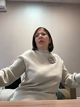 Snapshot of B_Bonya_m chatting on 10.11.25 B Bonya m online show from 10.11.25