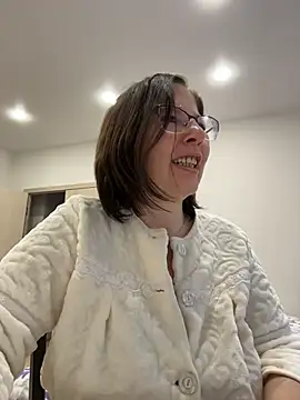 Snapshot of B_Bonya_m chatting on 11.12.25 B Bonya m online show from 11.12.25