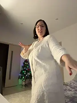 Snapshot of B_Bonya_m chatting on 12.14.25 B Bonya m online show from 12.14.25