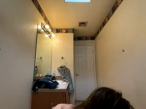 Snapshot of Johndoe2292 chatting on 11.27.25 Johndoe2292 online show from 11.27.25