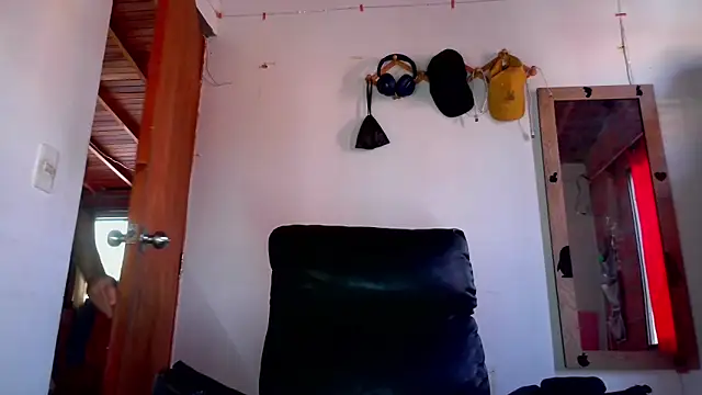 calioppe01 online show from 06.18.26