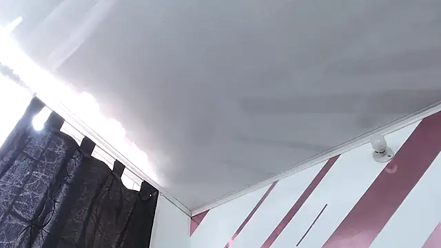 Kitten Hot  online show from 11.15.25