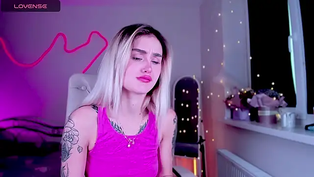  Ravenaa online show from 12.07.24