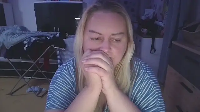 Snapshot of Meliss_Official9 chatting on 03.15.25 Meliss Official9 online show from 03.15.25