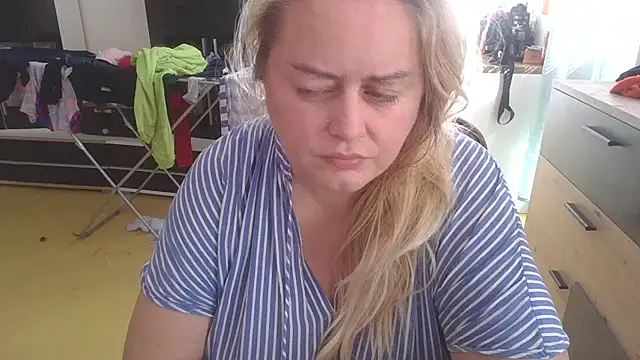 Snapshot of Meliss_Official9 chatting on 03.16.25 Meliss Official9 online show from 03.16.25