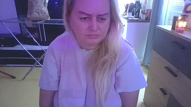 Snapshot of Meliss_Official9 chatting on 03.20.25 Meliss Official9 online show from 03.20.25