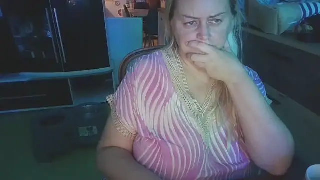 Snapshot of Meliss_Official9 chatting on 09.10.25 Meliss Official9 online show from 09.10.25