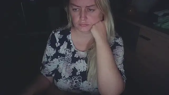 Snapshot of Meliss_Official9 chatting on 09.28.25 Meliss Official9 online show from 09.28.25