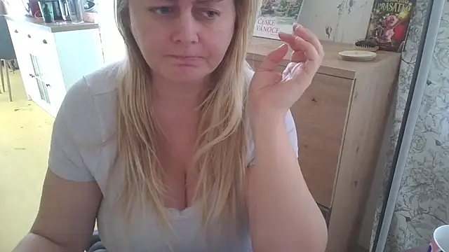 Snapshot of Meliss_Official9 chatting on 11.20.25 Meliss Official9 online show from 11.20.25