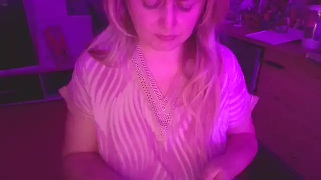 Snapshot of Meliss_Official9 chatting on 12.16.25 Meliss Official9 online show from 12.16.25