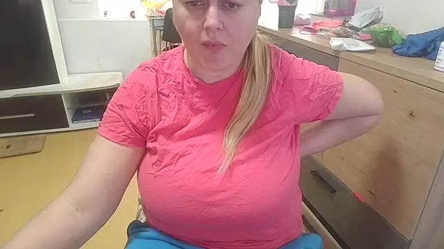 Snapshot of Meliss_Official9 chatting on 02.21.26 Meliss Official9 online show from 02.21.26