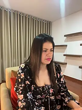 Snapshot of Alice_Biel chatting on 01.05.25 Alice Biel online show from 01.05.25