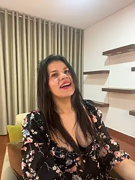 Snapshot of Alice_Biel chatting on 01.20.25 Alice Biel online show from 01.20.25