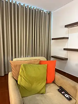 Snapshot of Alice_Biel chatting on 01.31.25 Alice Biel online show from 01.31.25