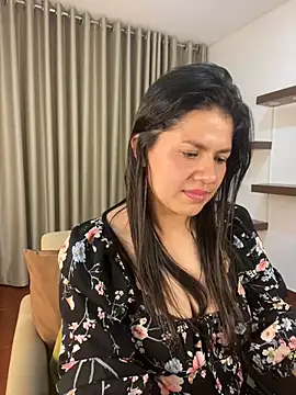 Snapshot of Alice_Biel chatting on 02.01.25 Alice Biel online show from 02.01.25