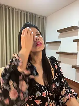 Snapshot of Alice_Biel chatting on 02.08.25 Alice Biel online show from 02.08.25