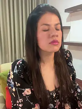 Snapshot of Alice_Biel chatting on 03.05.25 Alice Biel online show from 03.05.25