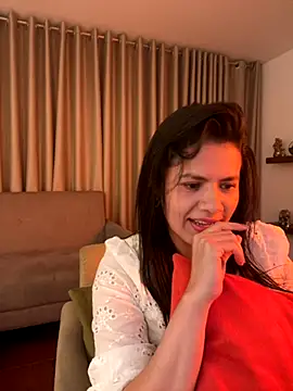 Snapshot of Alice_Biel chatting on 10.30.25 Alice Biel online show from 10.30.25