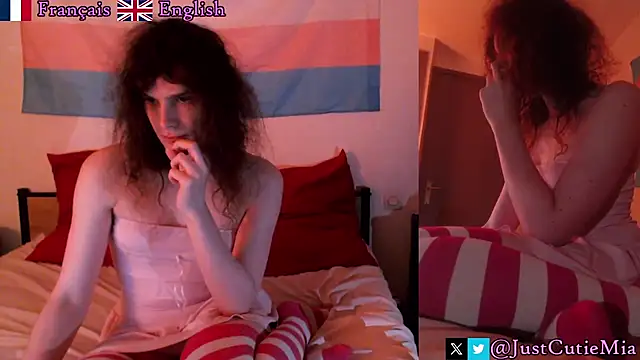 JustCutieMia online show from 11.25.25