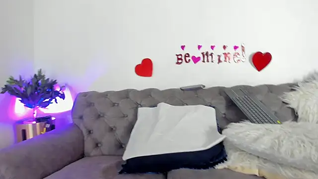 Sofi Vasquez online show from 02.05.25