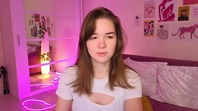 Snapshot of LindaRobertz chatting on 02.27.25 LindaRobertz online show from 02.27.25