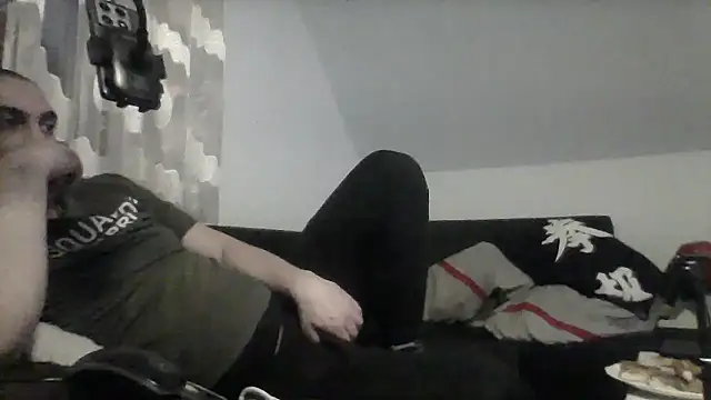 Snapshot of NewyorkDimi chatting on 12.20.25 NewyorkDimi online show from 12.20.25