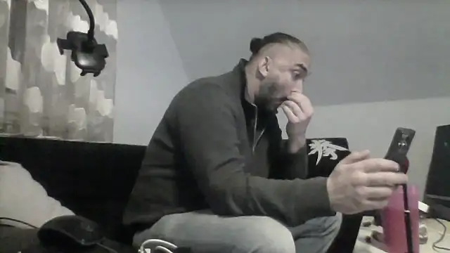 Snapshot of NewyorkDimi chatting on 12.22.25 NewyorkDimi online show from 12.22.25