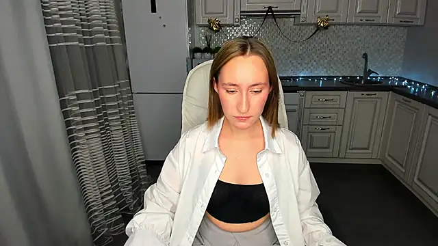 MelodyOfLovee online show from 12.25.24