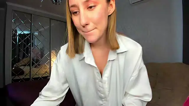 MelodyOfLovee online show from 01.25.25