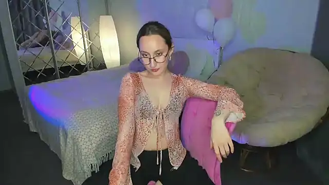 MelodyOfLovee online show from 02.15.25