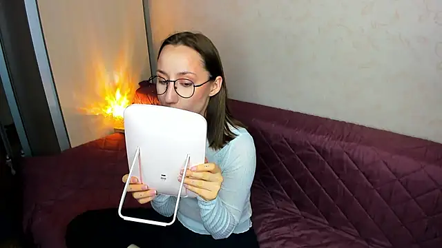 Snapshot of MelodyOfLovee chatting on 03.24.26 MelodyOfLovee online show from 03.24.26