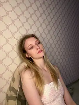 Snapshot of Evvie_Summn1 chatting on 02.23.26 Evvie Summn1 online show from 02.23.26