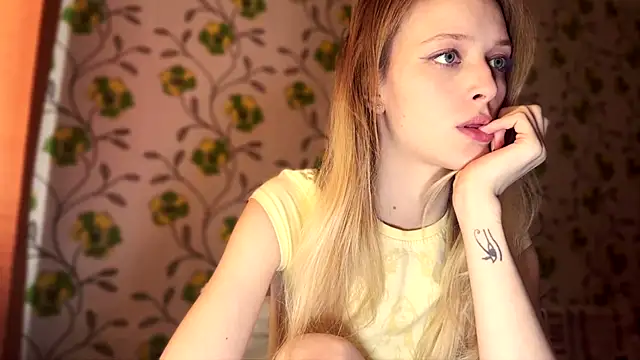 Snapshot of Evvie_Summn1 chatting on 02.26.26 Evvie Summn1 online show from 02.26.26