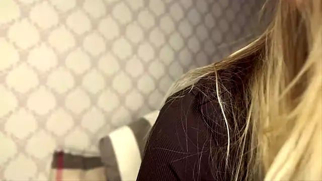 Snapshot of Evvie_Summn1 chatting on 02.27.26 Evvie Summn1 online show from 02.27.26