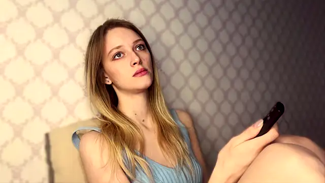 Snapshot of Evvie_Summn1 chatting on 03.02.26 Evvie Summn1 online show from 03.02.26