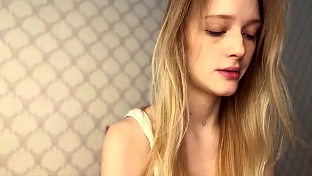 Snapshot of Evvie_Summn1 chatting on 03.10.26 Evvie Summn1 online show from 03.10.26