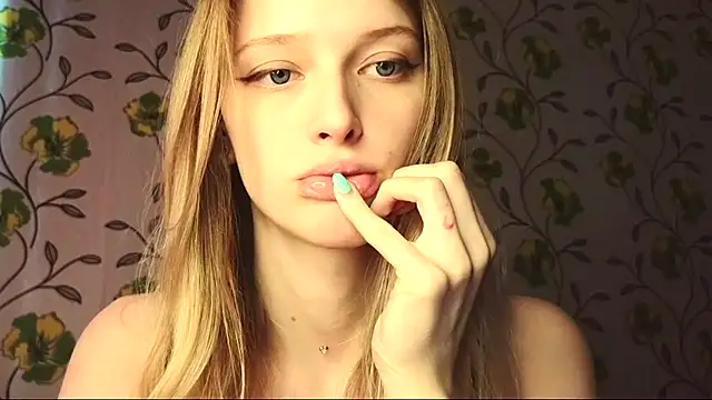 Evvie Summn1 online show from 05.12.26