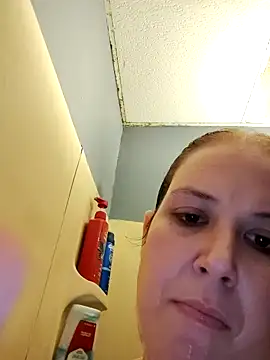 Snapshot of 023Longandjuicy chatting on 01.08.26 023Longandjuicy online show from 01.08.26