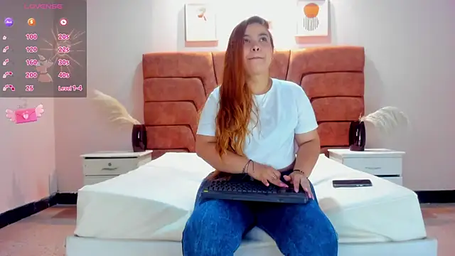 Snapshot of MAHIASMITH13 chatting on 01.03.25 MAHIASMITH13 online show from 01.03.25