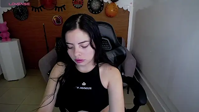 Snapshot of Chinatsu_t chatting on 10.20.25 Chinatsu t online show from 10.20.25