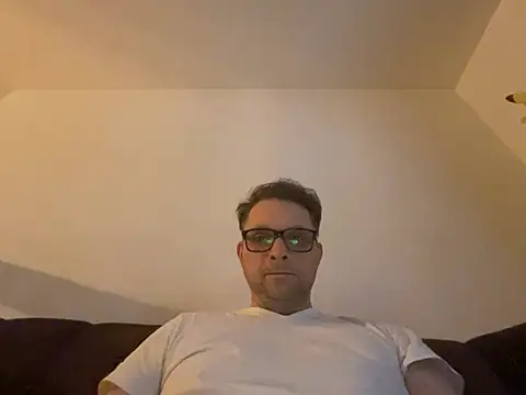 Snapshot of Perry_devot chatting on 02.04.25 Perry devot online show from 02.04.25