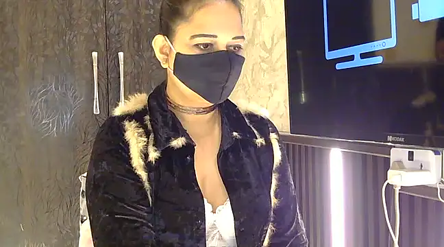 Snapshot of fabdemira chatting on 12.26.24 fabdemira online show from 12.26.24