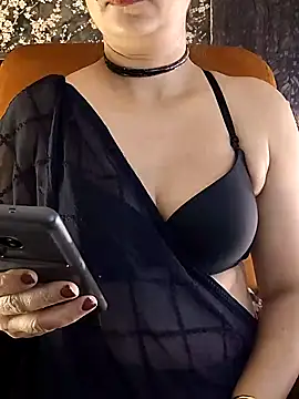 Snapshot of fabdemira chatting on 02.01.25 fabdemira online show from 02.01.25