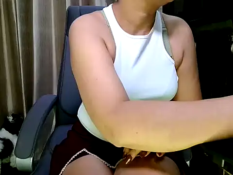 Snapshot of fabdemira chatting on 10.04.25 fabdemira online show from 10.04.25