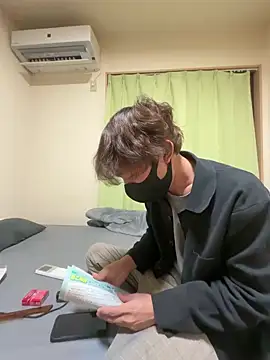 Snapshot of UKI06 chatting on 03.13.26 UKI06 online show from 03.13.26