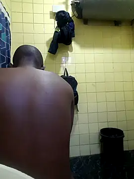 Snapshot of Polygamist chatting on 10.02.25 Polygamist online show from 10.02.25