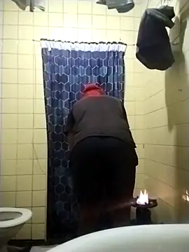 Snapshot of Polygamist chatting on 10.09.25 Polygamist online show from 10.09.25