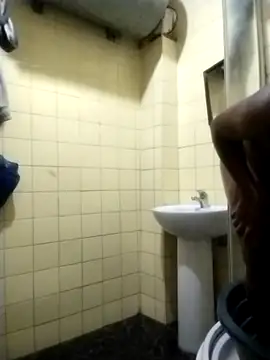 Snapshot of Polygamist chatting on 11.22.25 Polygamist online show from 11.22.25